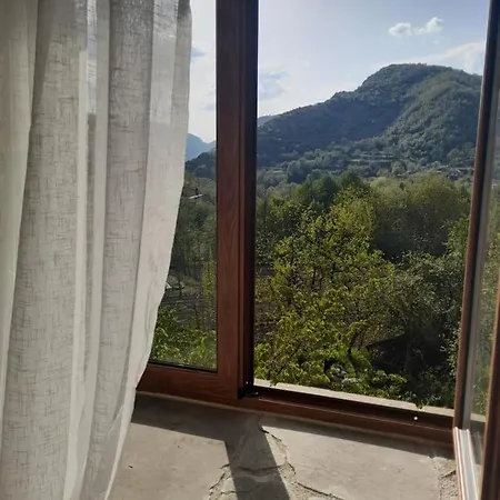 Bujtina Tusha Maison d'hôtes 3*