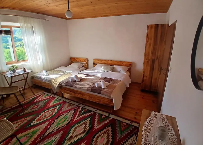 Bujtina Tusha Priska e Madhe