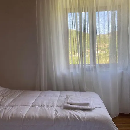 Bujtina Tusha בית הארחה 3*