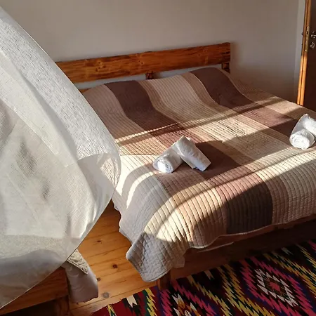 Bujtina Tusha בית הארחה