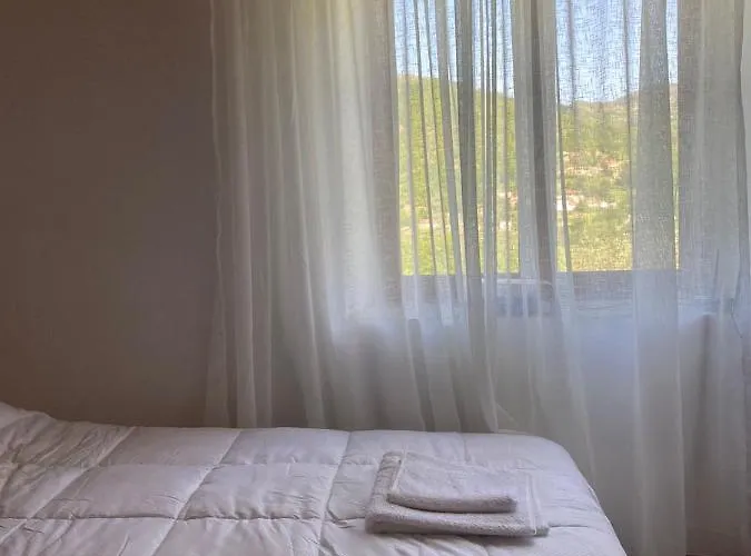 Bujtina Tusha Casa de hóspedes 3*