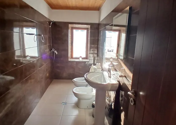 Bujtina Tusha بيت ضيافة